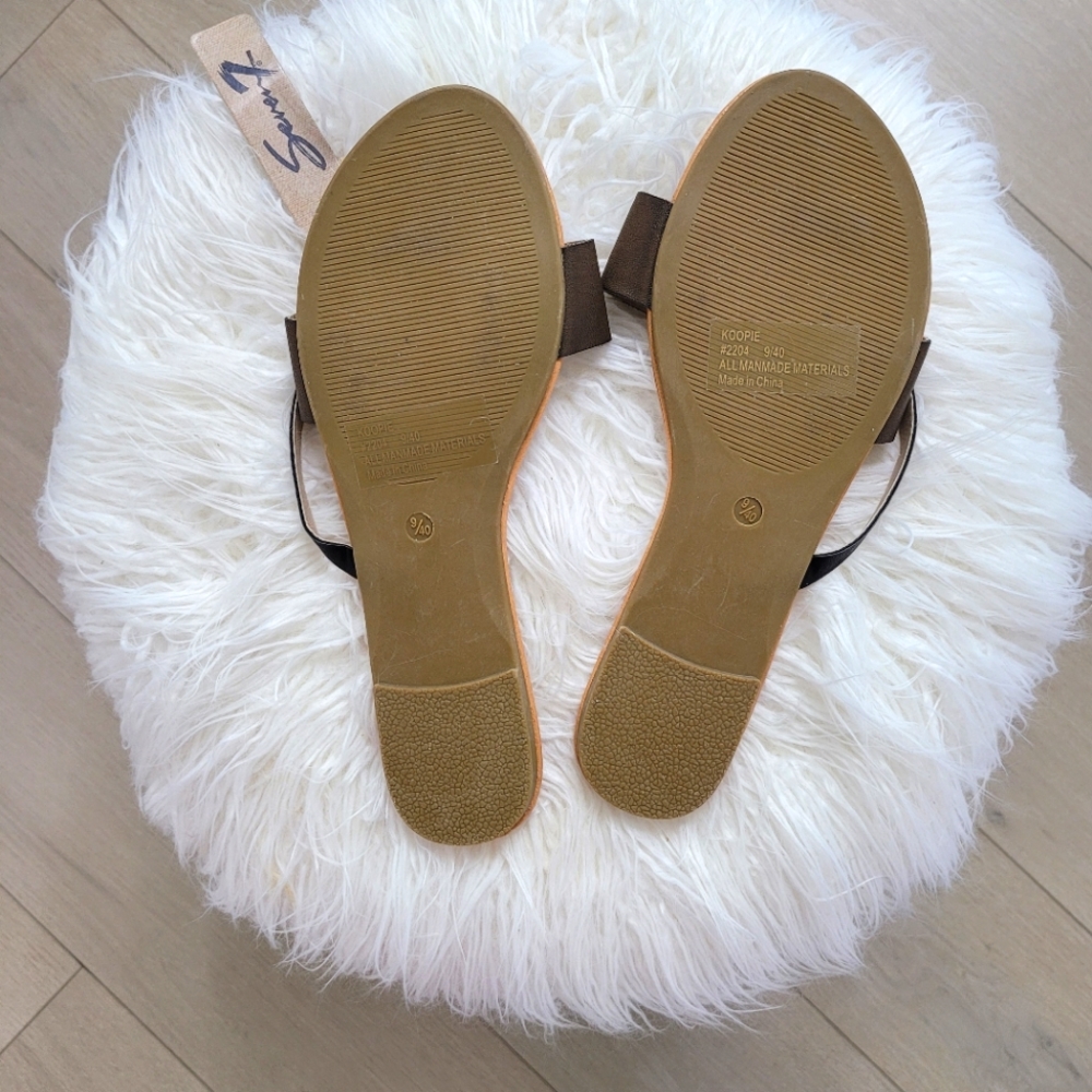 Slippers - Picture 4 of 4